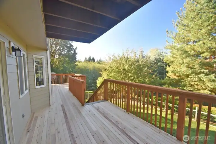 Deck off of Family room
