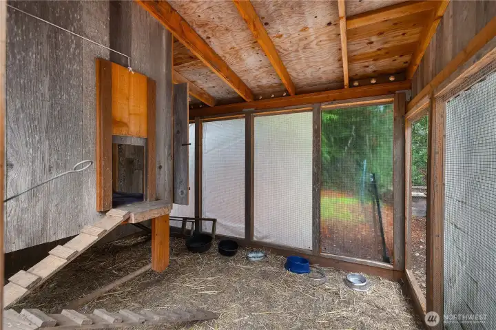 Can be segregated for different aged birds. (or converted to a dog kennel?)