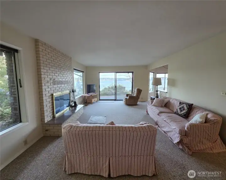 living room looking towards driveway in