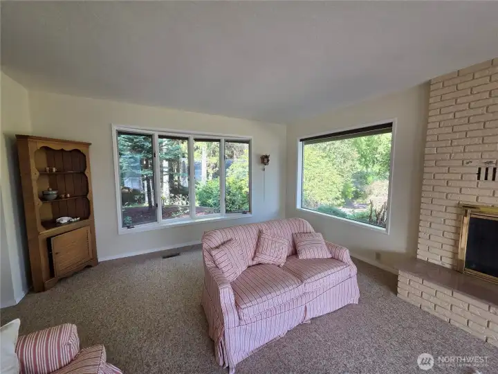 living room looking towards driveway in
