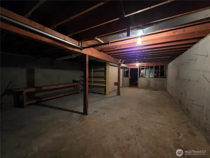 2 car garage, use for cars or workshop space