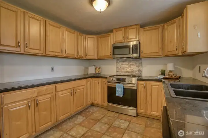 Plenty of storage and workspace for everyday cooking or weekend gatherings