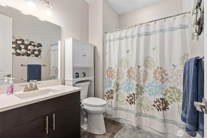Adjacent main floor full bath