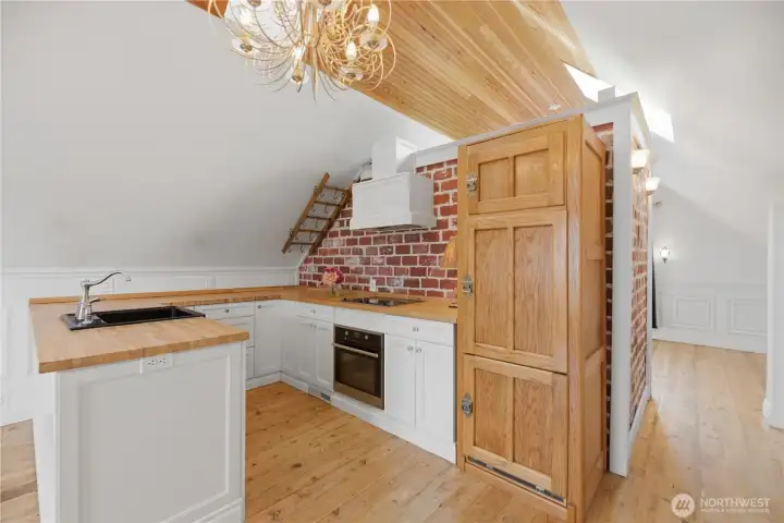 Upper unit kitchen