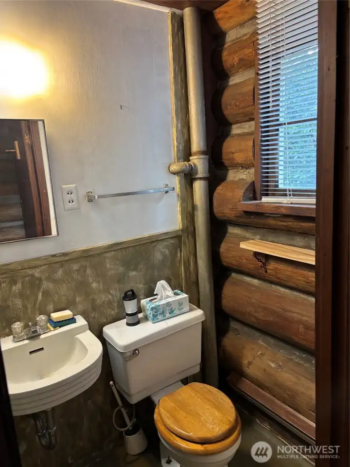 Gotta have the 3/4 bath too! Windows in every room... Gotta have the 3/4 bath too! Windows in every room...