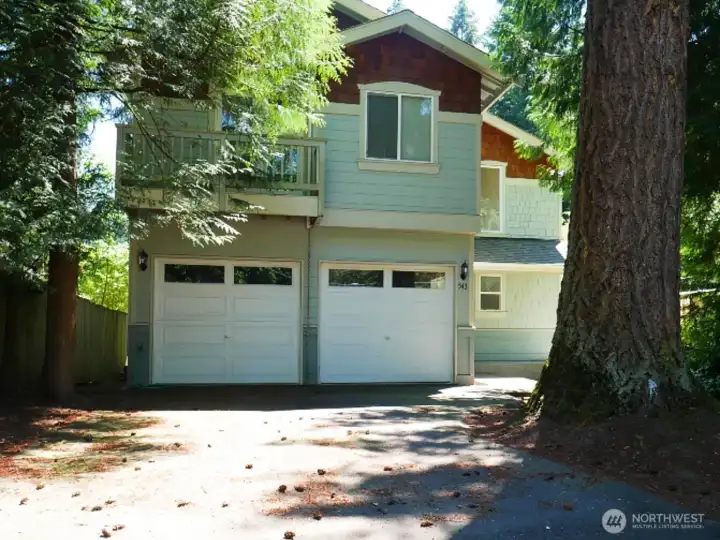 WELCOME HOME! Your dream of eliminating that long commute, having a nice easy hike juts out your back door and or a quick healthy walk to restaurants, art, music and so many more kinds of entertainment are finally available and here to grab. Call to make arrangements to see this wonderful location. WELCOME HOME! Your dream of eliminating that long commute, having a nice easy hike juts out your back door and or a quick healthy walk to restaurants, art, music and so many more kinds of entertainment are finally available and here to grab. Call to make arrangements to see this wonderful location.