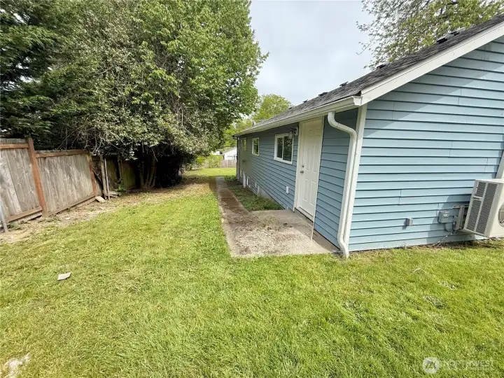 Spacious Side Yard 1 Spacious Side Yard 1