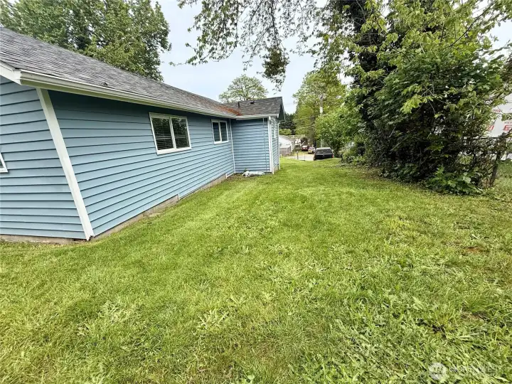Spacious Side Yard 2 Spacious Side Yard 2