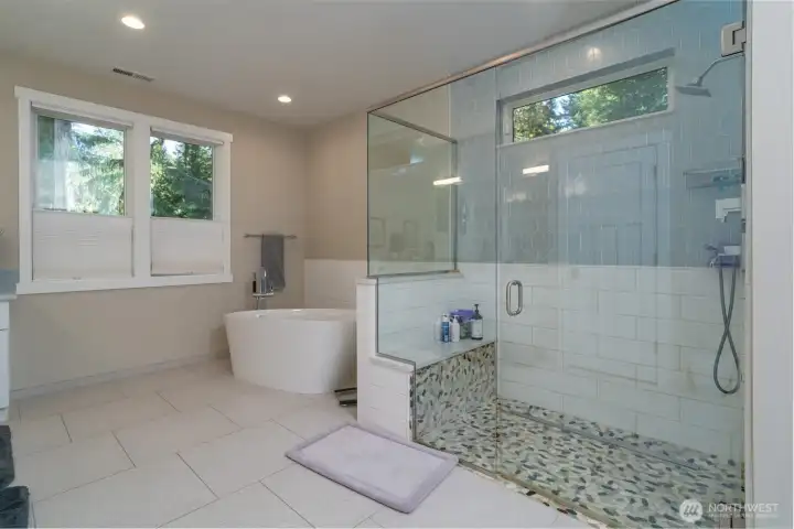 Beautiful main bathroom Beautiful main bathroom