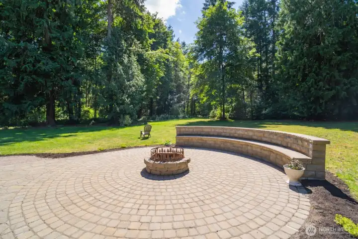 Beautiful setting area off the rear deck Beautiful setting area off the rear deck