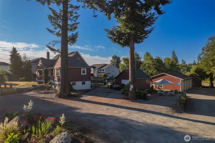 Beautiful Home on 2.35 Acres! With a Large 4 Bay Garage/Shop. Also another Detached Garage with Covered space. Beautiful Home on 2.35 Acres! With a Large 4 Bay Garage/Shop. Also another Detached Garage with Covered space.