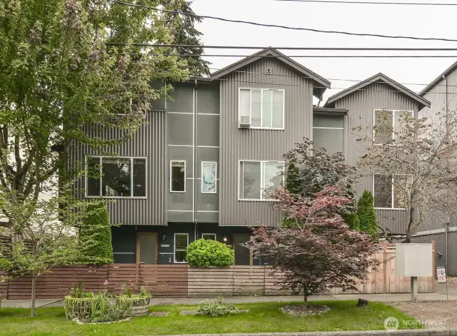 Welcome to this lovely modern townhome with no Homeowners Dues!