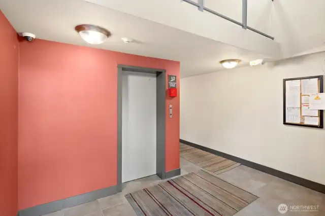 Easy elevator access to unit, also quick access to lower level to access the pool and other community amenities.