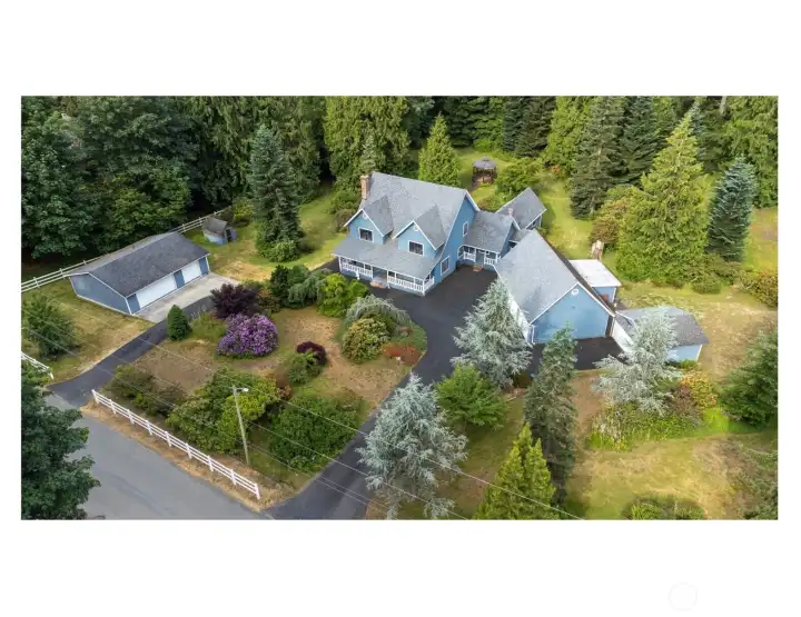 Welcome Home!  2.6 private acres in South Snohomish County.