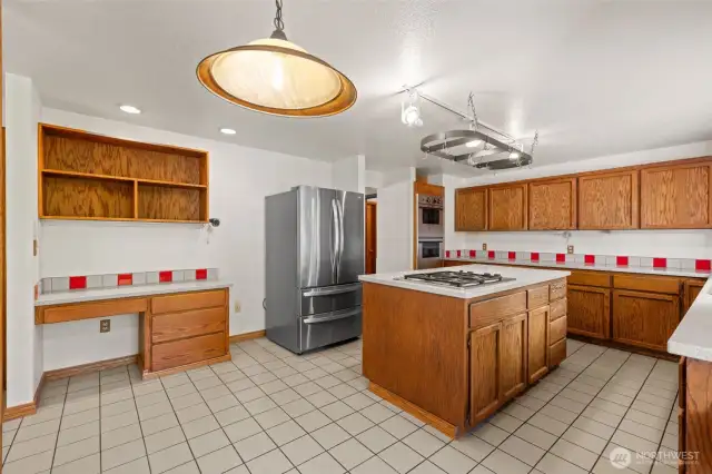 Large kitchen, with like new appliances.