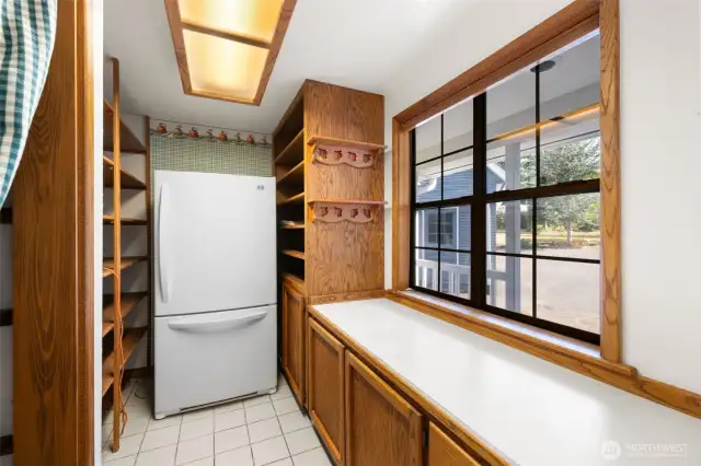 Walk in pantry with extra fridge. Costco is only 10 minutes away!