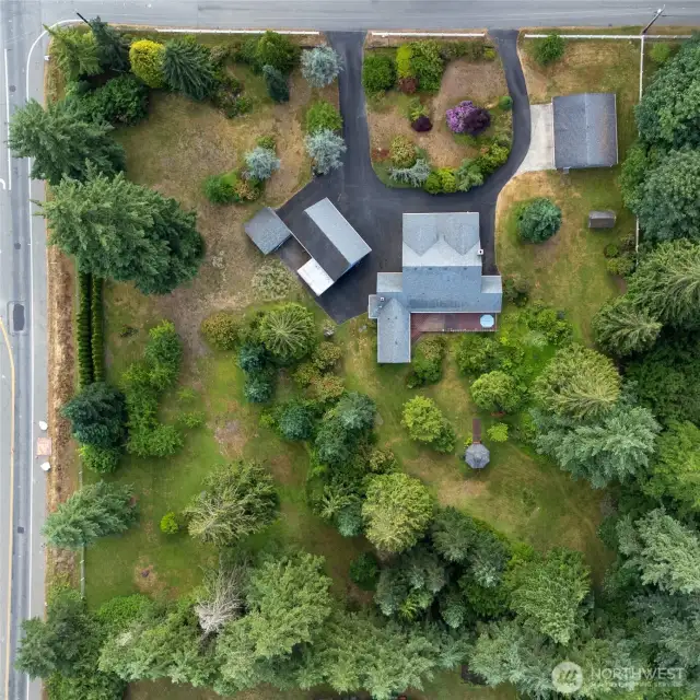 Overhead view of corner lot on dead end street.