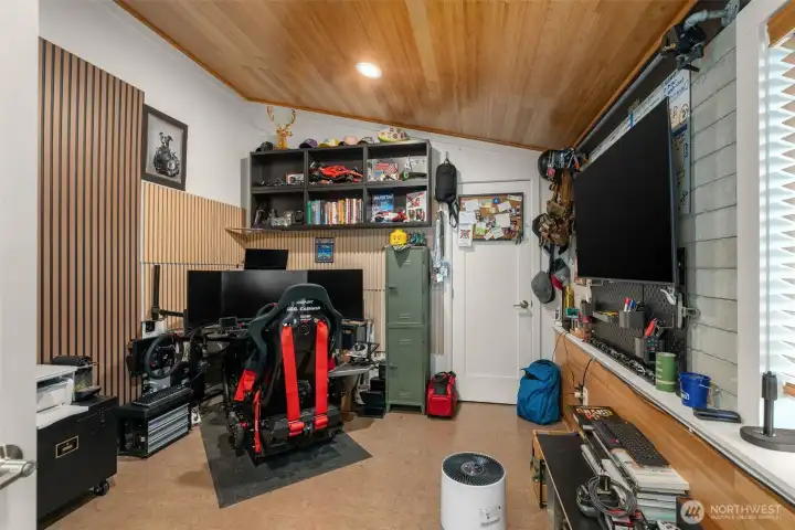 Additional bedroom or gaming room