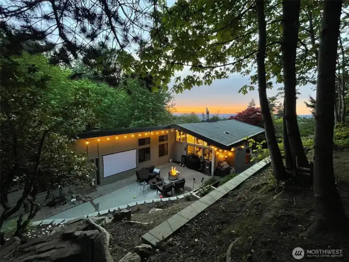 Set up your projector for outdoor movies.