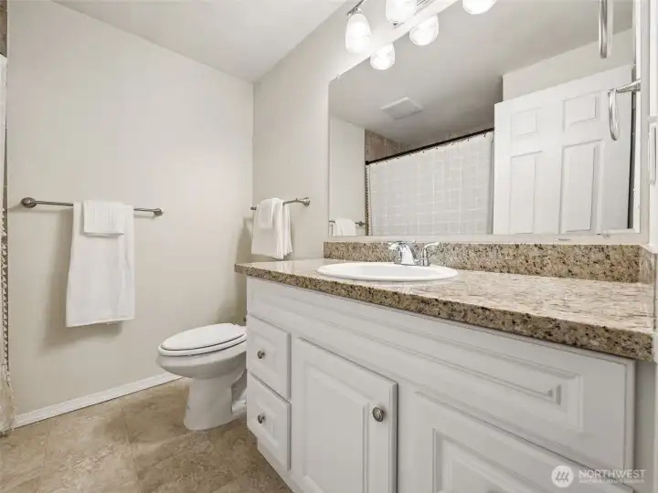 Private bath in primary bedroom
