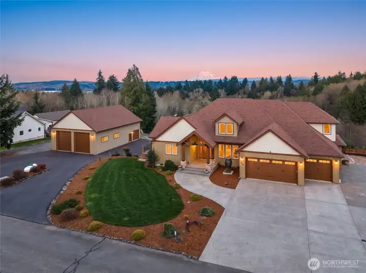 3 bed, 3.5 ba, office, bonus room, workout room, studio or extra creative space, 4015 sq ft., 4.2 acres,