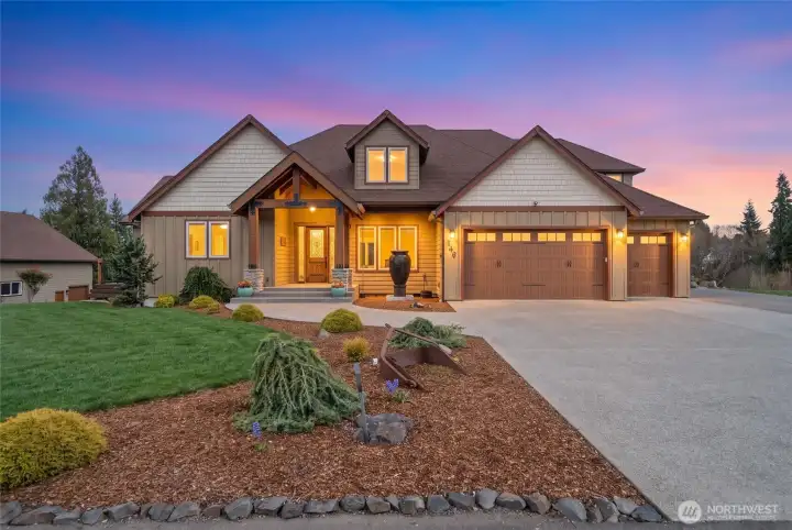 3 bed, 3.5 ba, office, bonus room, workout room, studio or extra creative space, 4015 sq ft., 4.2 acres,