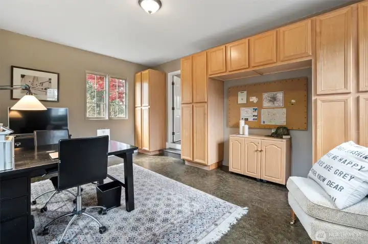 An oversized craft room, den, or yoga studio with its own exterior entrance—boundless possibilities.