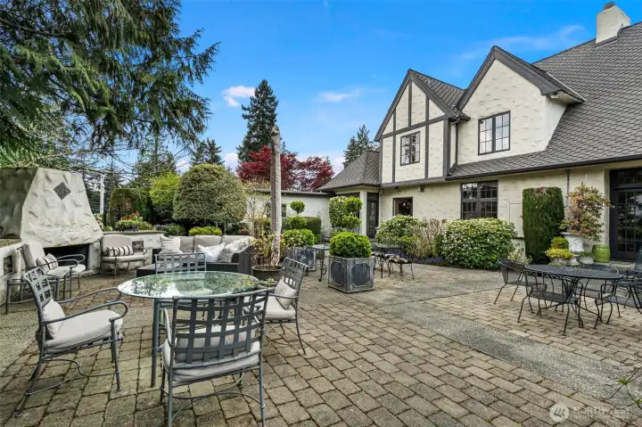 This outdoor area begs for a festive gathering.