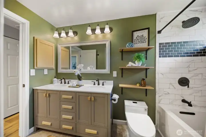 Very tastefully upgraded. Very tastefully upgraded.