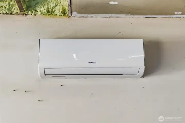 Mini split in garage. Temperature controlled even while in the garage if needed. Also, the attic and crawl spaces are insulated. Mini split in garage. Temperature controlled even while in the garage if needed. Also, the attic and crawl spaces are insulated.