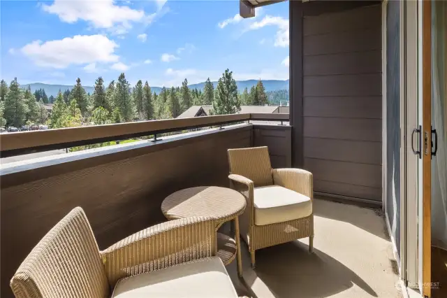 Enjoy a glass of wine in the evenings on your covered deck that looks out towards Peoh Point.