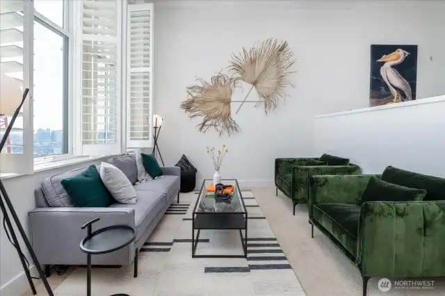 Ultimate in Open-Plan Living and Entertaining with Picturesque East-Facing Lake Vistas