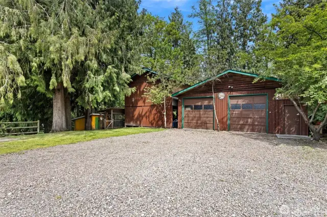 Barn/Stable and Garage