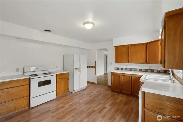 Additional kitchen view