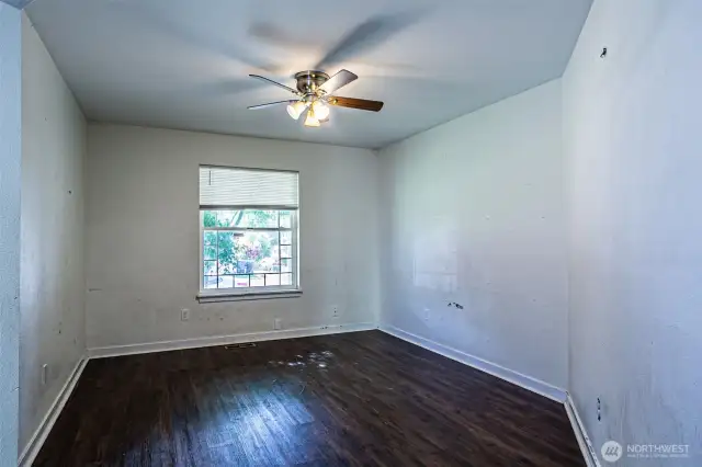Dinning room/ Den/ Office