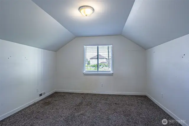 Upper Bedroom #4