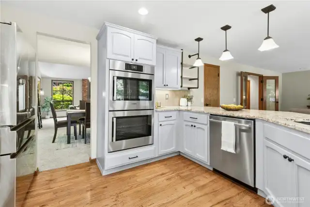 painted wood cabinets, bosch double ovens