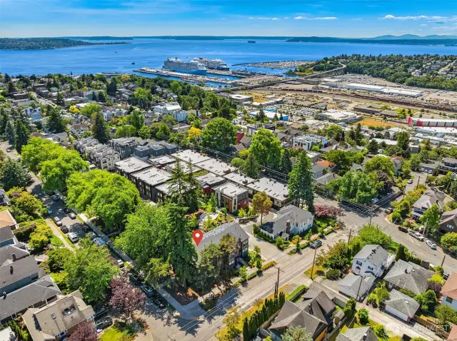 Close to Queen Anne Avenue, the farmers market, parks, shops and more. Refined living in the heart of it all.