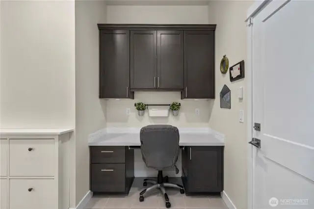 Fantastic built-in workspace in the Smart Space.