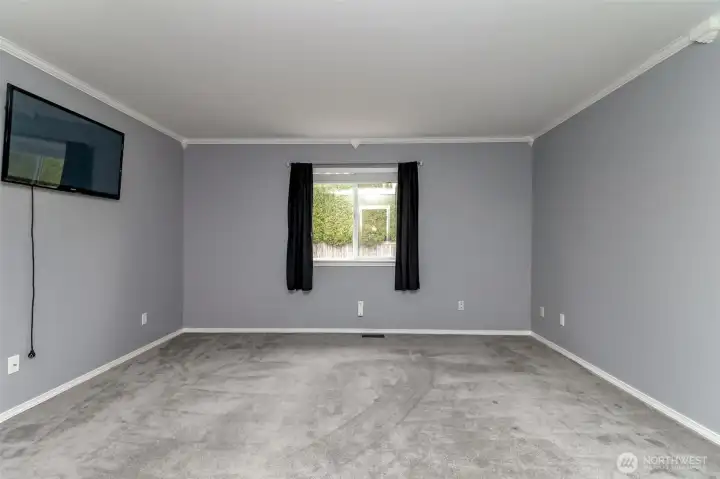 Primary (virtually staged)