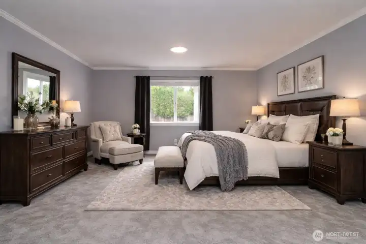 Primary (virtually staged)