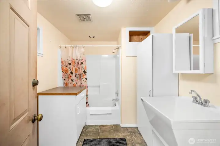 Detached bath house