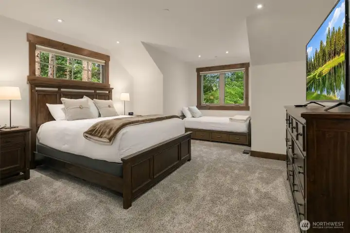 Ensuite bedroom upstairs