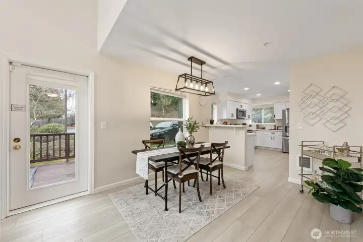 Extend your living space from living, dining to outdoor, great for entertainment!