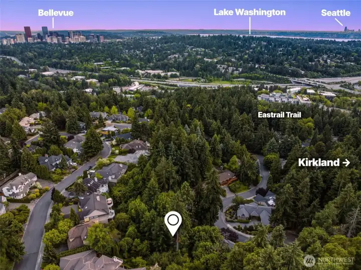 Just minutes from Houghton Beach Park, Lake Washington, downtown Kirkland, downtown Bellevue, premier shopping, dining, and easy access to SR-520.