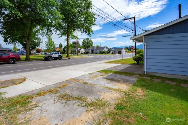 Lots of parking off street.