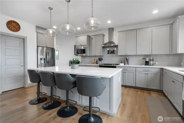 Nice entertaining kitchen!