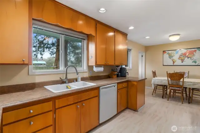 kitchen w informal dining area
