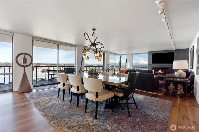 Wide open living - wide open views!