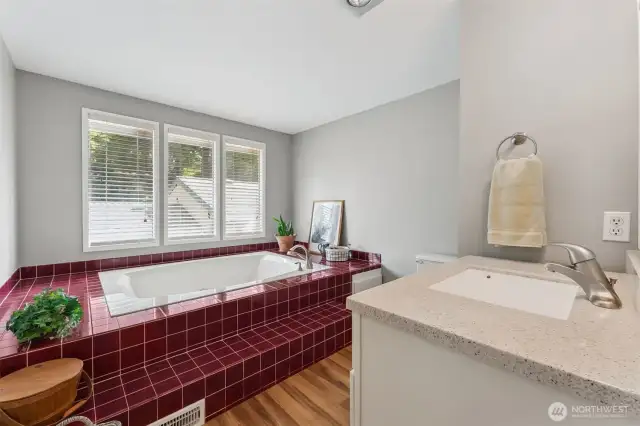 Main bath, upstairs